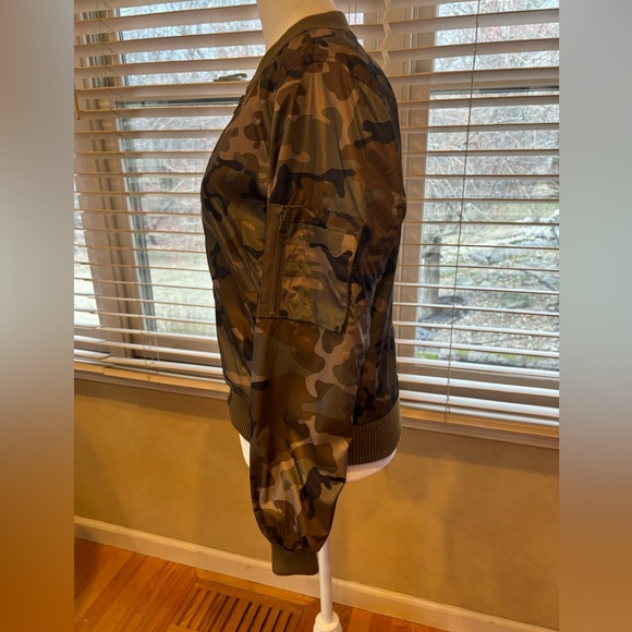 Love Tree cameo full zip trending bomber modern waist chic lightweight jacket - Picture 2 of 9